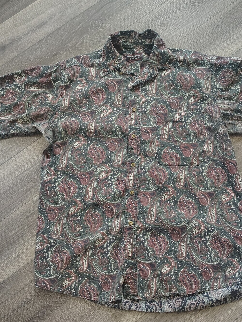 Roundtree & Yorke Casual Paisley Button-Down Shirt - Green & Burgandy Medium
